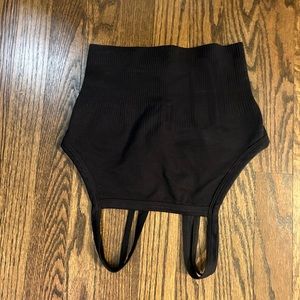 Womens ribbed cropped workout tank